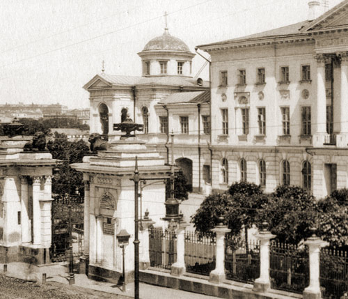 Всех скорбящих Радость иконы Божией Матери при Яузской больнице;Фрагмент фотографии П.П.Павлова из альбома АЛЬБОМЪ зданiй, принадлежащихъ Московскому Городскому Общественному Управленiю191x