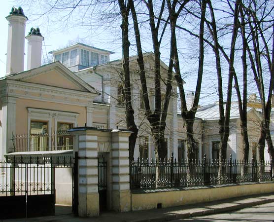 Владимирской иконы Божией Матери в резиденции Святейшего Патриарха;2000