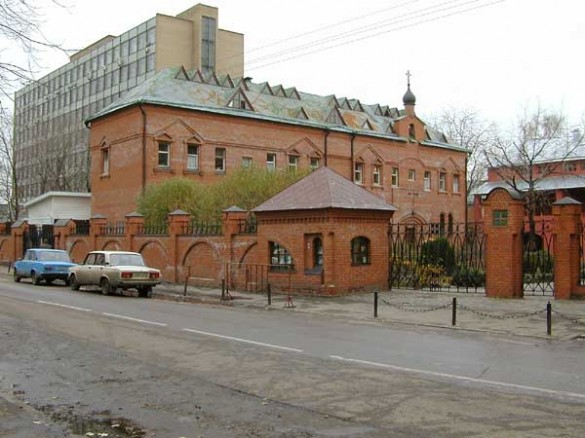 Елизаветы Федоровны на Хуторской;2000