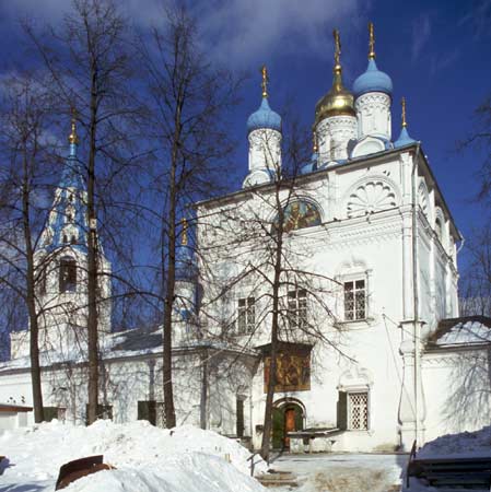 Петра и Павла в Лефортове;2000