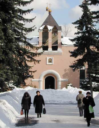 Серафима Саровского и Анны Кашинской на новом Донском кладбище;2000