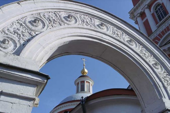 Троицы Живоначальной в Вишняках;2000