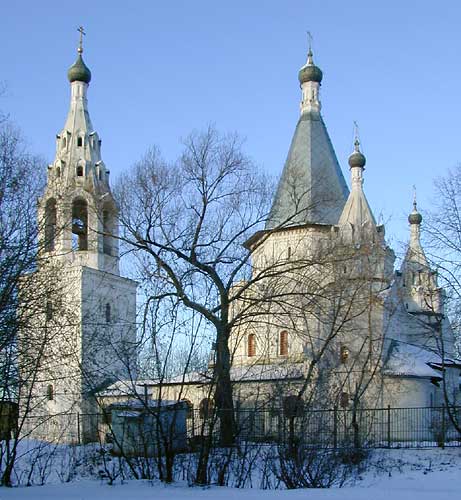 Троицы Живоначальной в Троицком-Голенищеве;2000