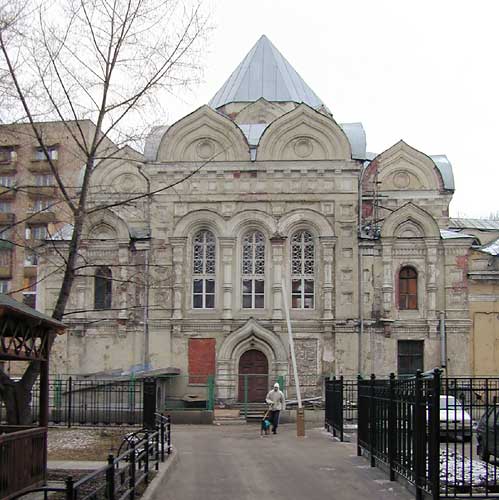 Троицы Живоначальной на Шаболовке;2000