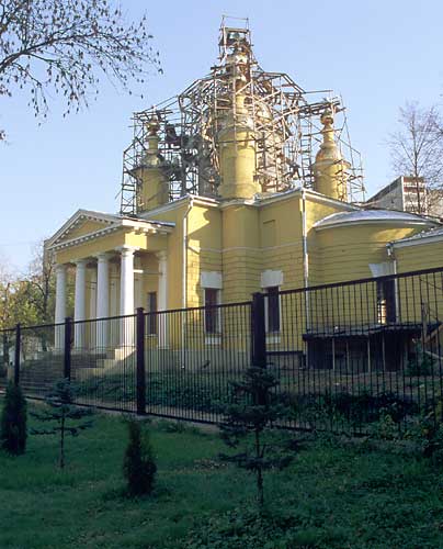 Троицы Живоначальной у Салтыкова моста;2000