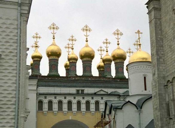 Теремные церкви Кремля;2000