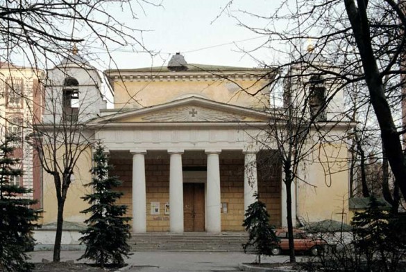 Людовика Святого, французский костел;2000