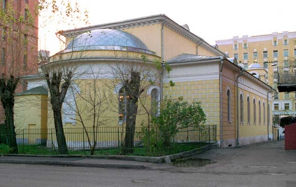 Людовика Святого, французский костел;2000