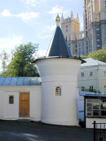 Пантелеймона на Подворье Афонского Свято-Пантелеимонова монастыря;2000