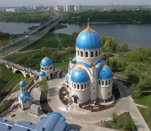 Троицы Живоначальной в Орехово-Борисово;2004