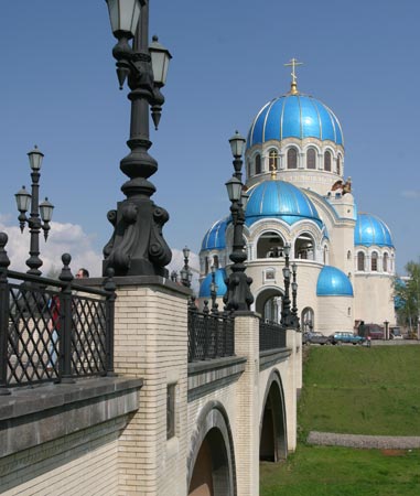Троицы Живоначальной в Орехово-Борисово;2004